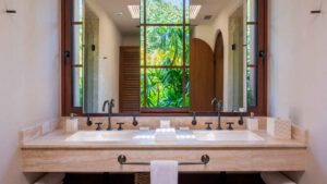 xr:d:DAEMrW4V-o4:19677,j:5548841181927018355,t:23101823