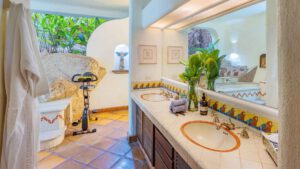 xr:d:DAEMrW4V-o4:16903,j:41938328794,t:22112318