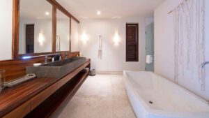 xr:d:DAEMrW4V-o4:19580,j:370827484836133399,t:23101817