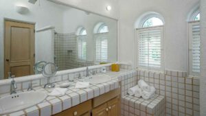 xr:d:DAEMrW4V-o4:19811,j:927022589300805973,t:23102402