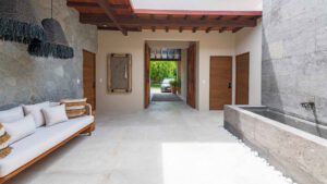 xr:d:DAEMrW4V-o4:17542,j:3089098634,t:23020322