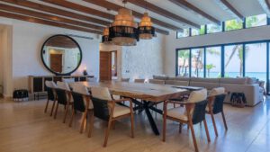 xr:d:DAEMrW4V-o4:19360,j:2049543754117612575,t:23101323