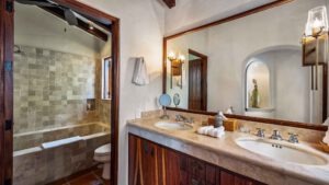 xr:d:DAEMrW4V-o4:19858,j:3506461416233500246,t:23111320