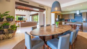 xr:d:DAEMrW4V-o4:19577,j:2532555305041062068,t:23101817